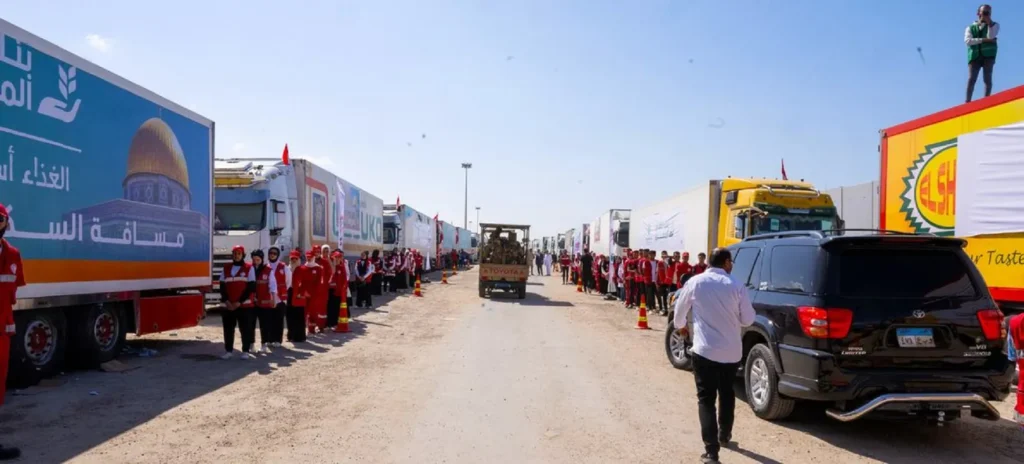 إدخال 300 شاحنة مساعدات لقطاع غزة - أرشيفية