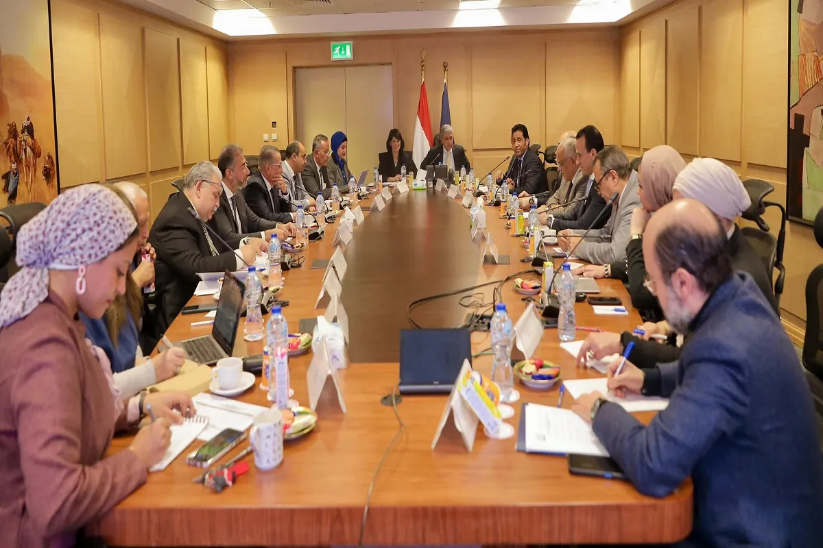 اجتماع وزير السياحة اليوم