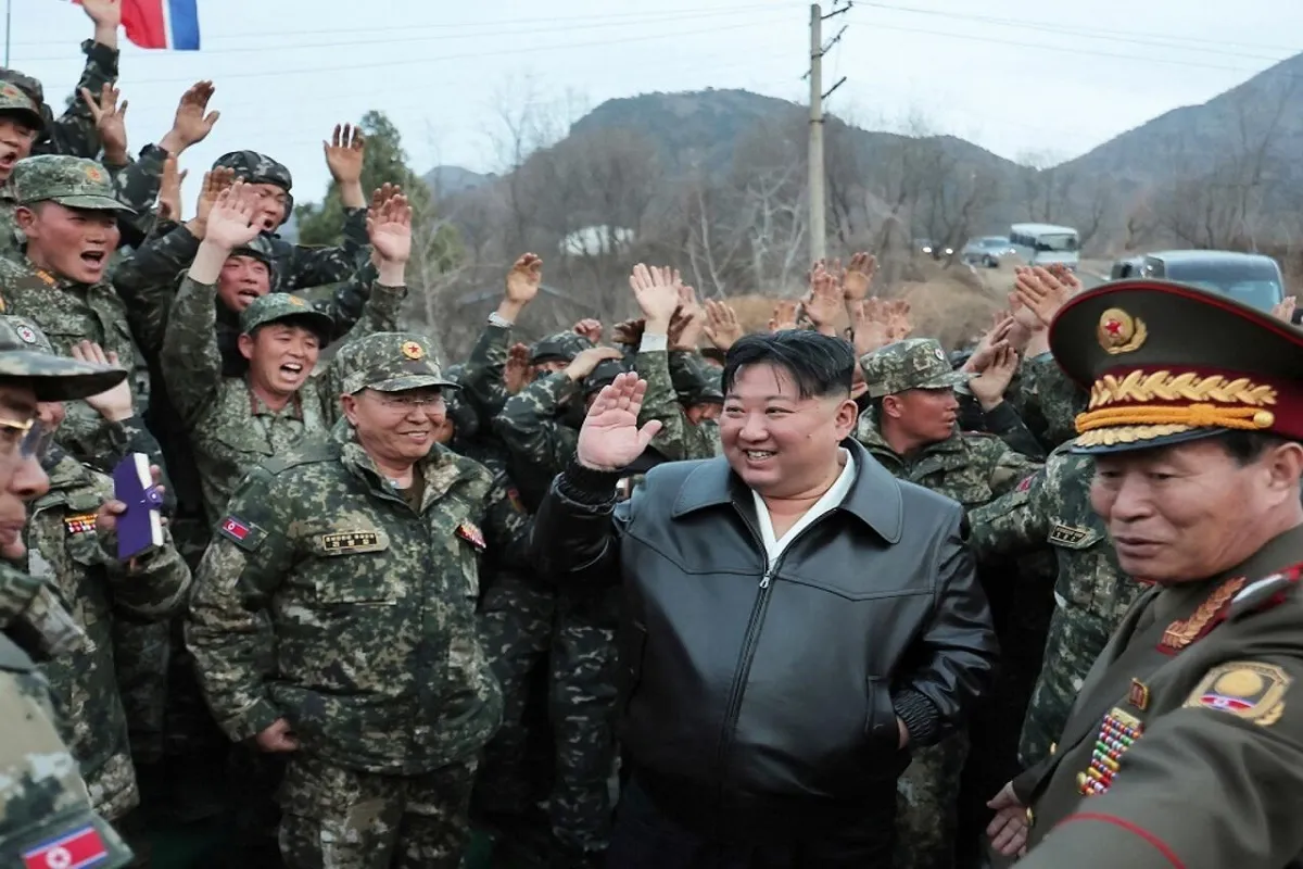 زعيم كوريا الشمالية بين جنوده - أرشيفية