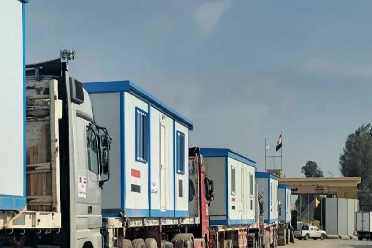 اصطفاف شاحنات المساعدات للدخول لمعبر رفح - أرشيفية