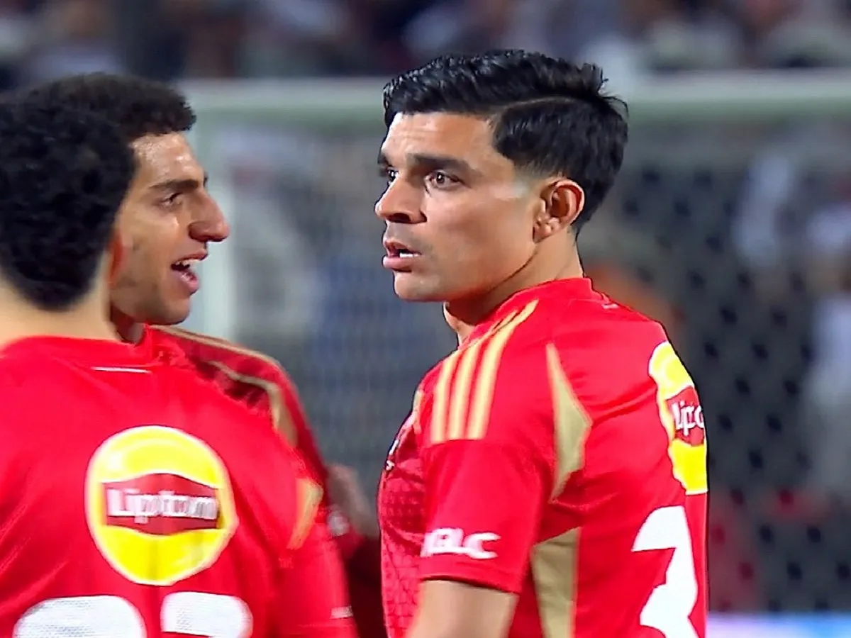 لقطة من مباراة الأهلي والزمالك