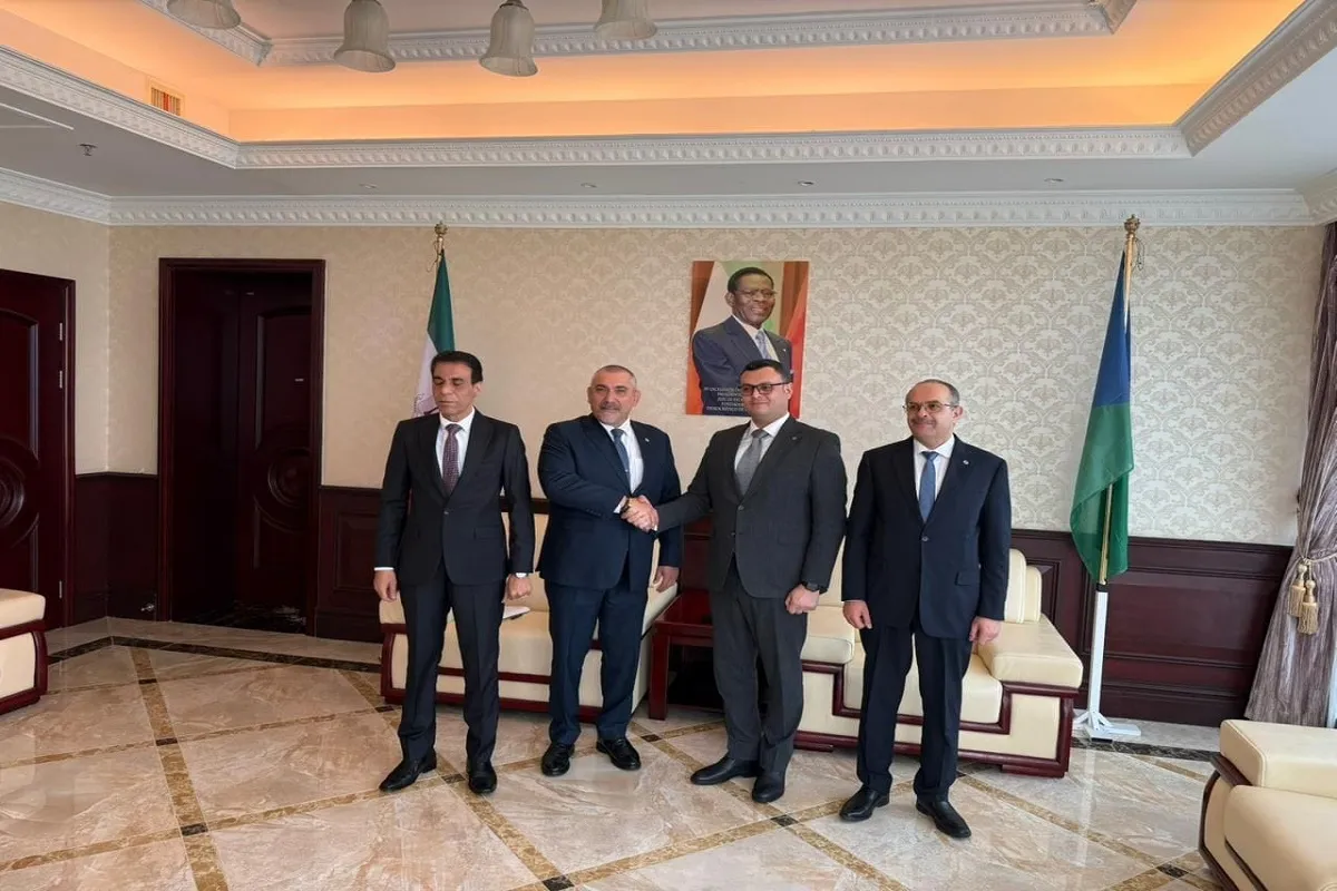 إسناد مشروعات – وفي الصورة اجتماع الجانبين المصري والغيني