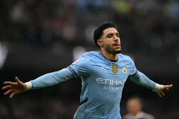 عمر مرموش لاعب مانشستر سيتي