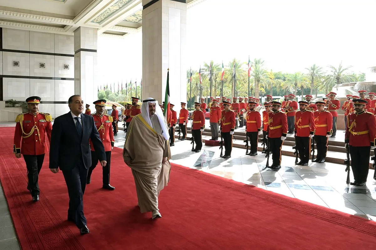 مراسم استقبال رئيس الوزراء مع نظيره الكويتي