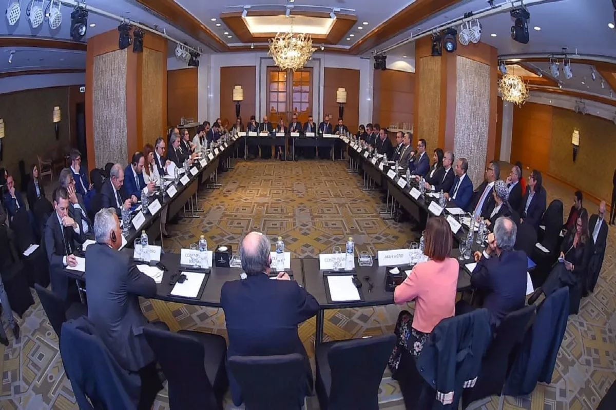 وزير الاستثمار مع مسئولي الشركات الإيطالية