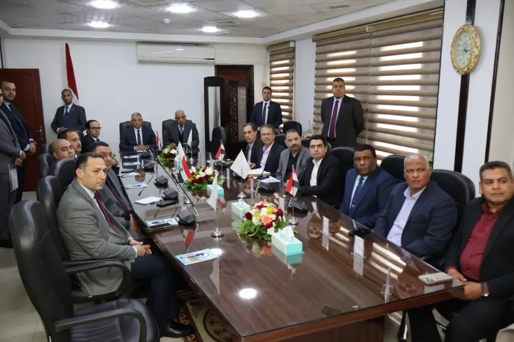 اجتماع وزير مع قيادات شركة شرق الدلتا