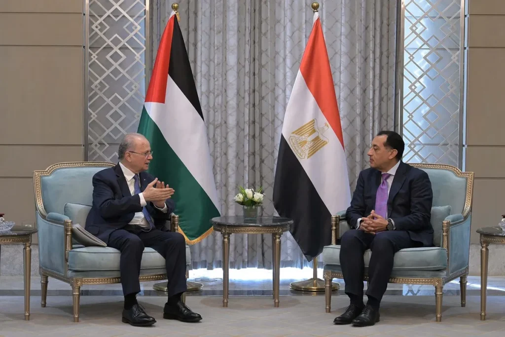 مدبولي يستقبل رئيس وزراء فلسطين