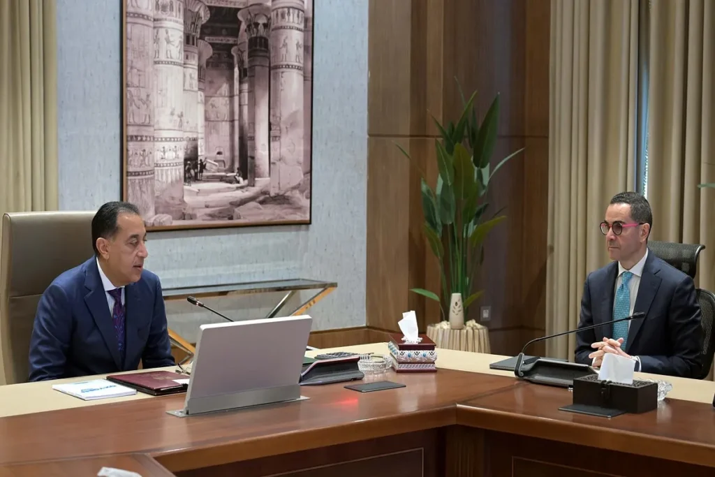 اجتماع رئيس الوزراء مع وزير الاستثمار