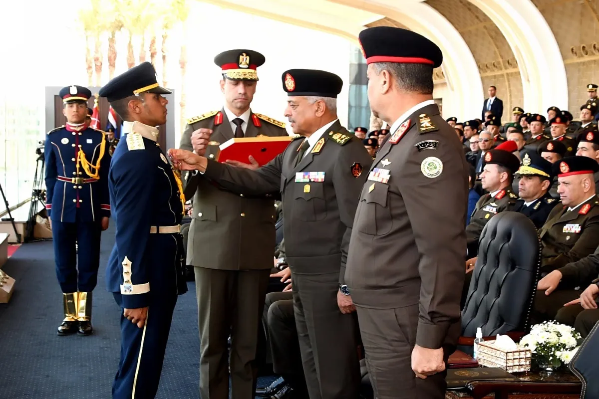 وزير الدفاع يشهد حفل انتهاء فترة الإعداد العسكري