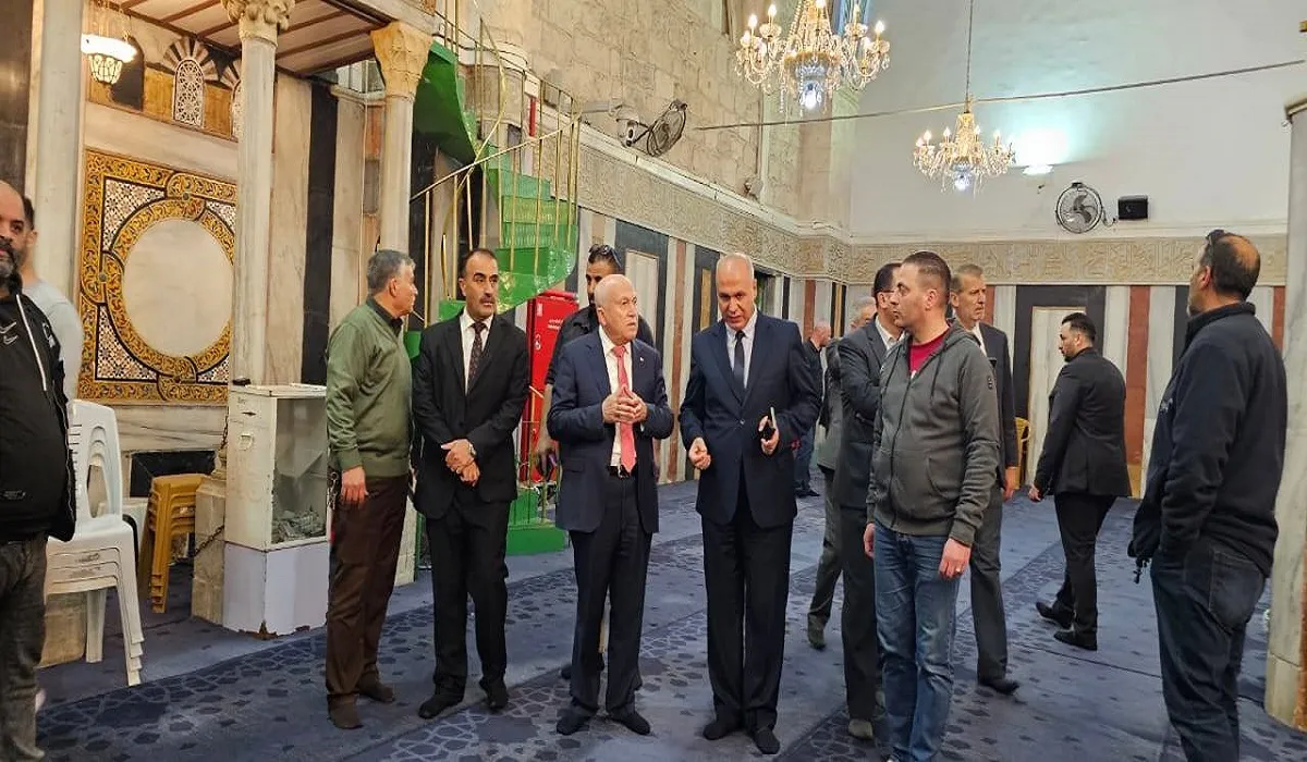 وفد رسمي فلسطيني يزور الحرم الإبراهيمي