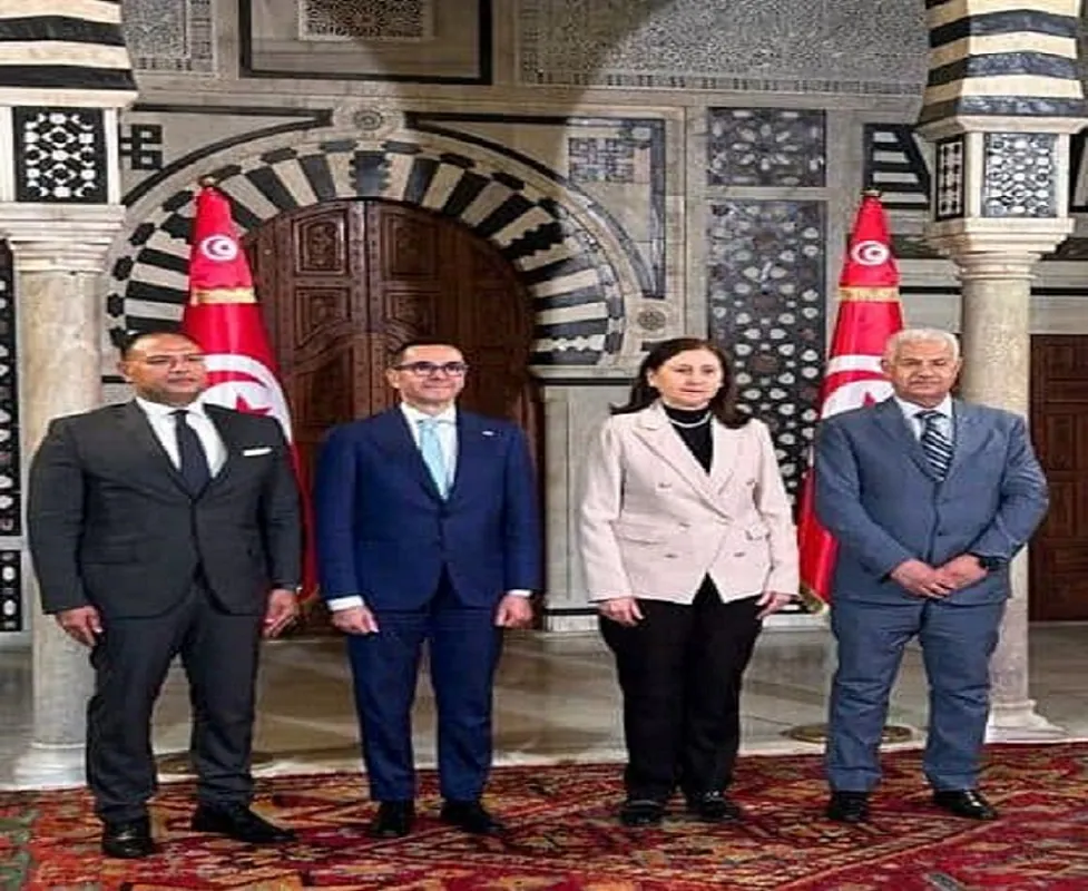 وزير الاستثمار يلتقي رئيسة الوزراء التونسية