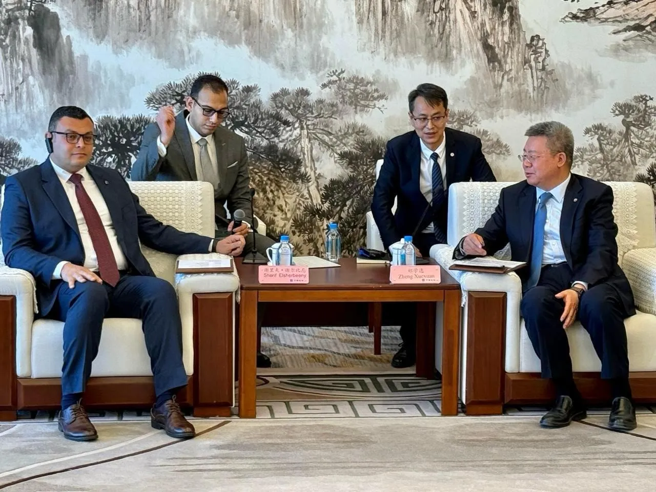اجتماع وزير الإسكان مع رئيس شركة "CSCEC" الصينية