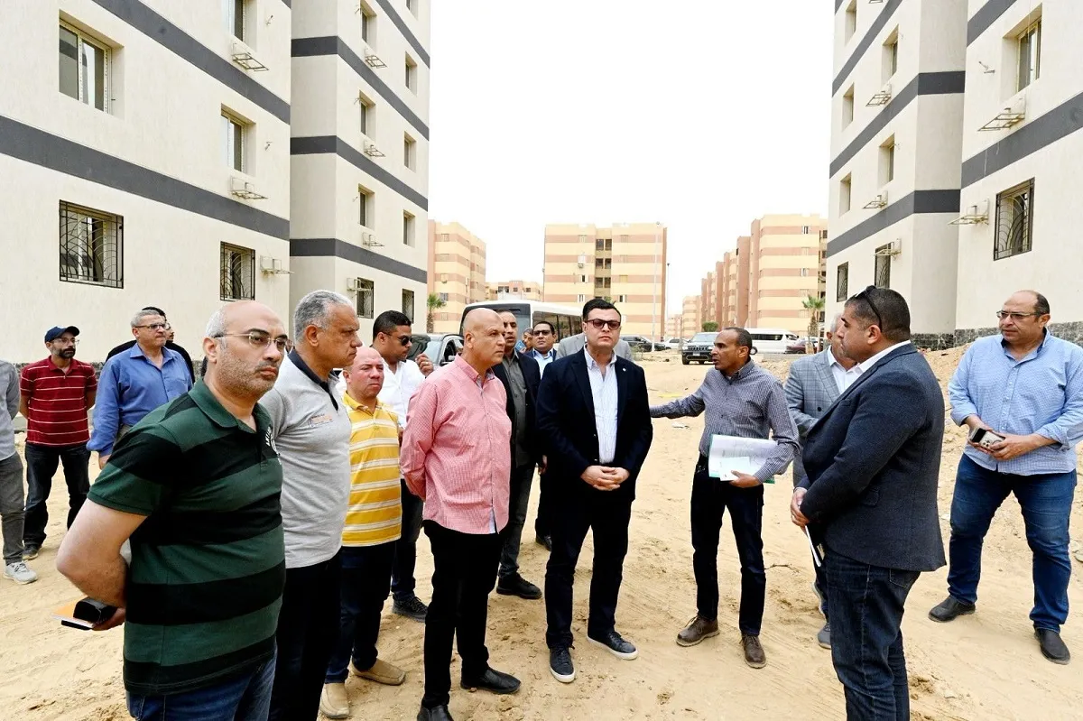 وزير الإسكان في جولته بمدينة بدر