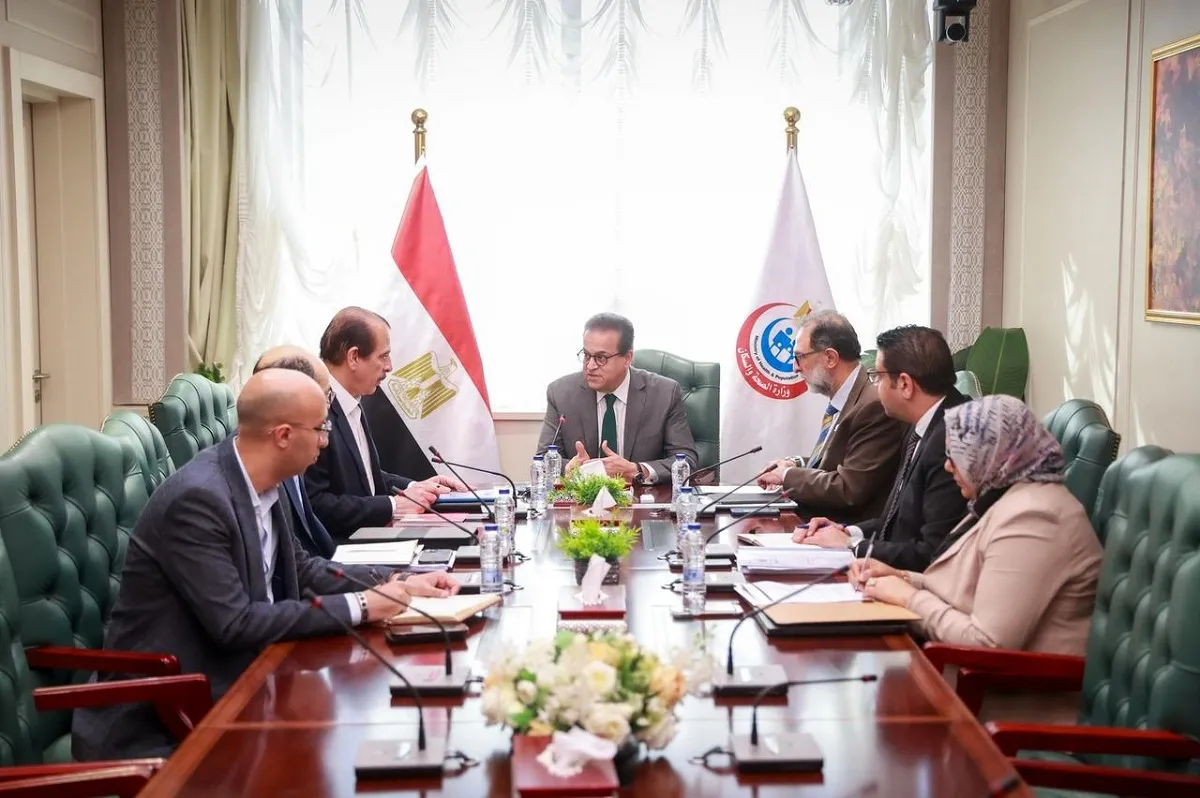 اجتماع وزير الصحة مع رئيس هيئة سلامة الغذاء