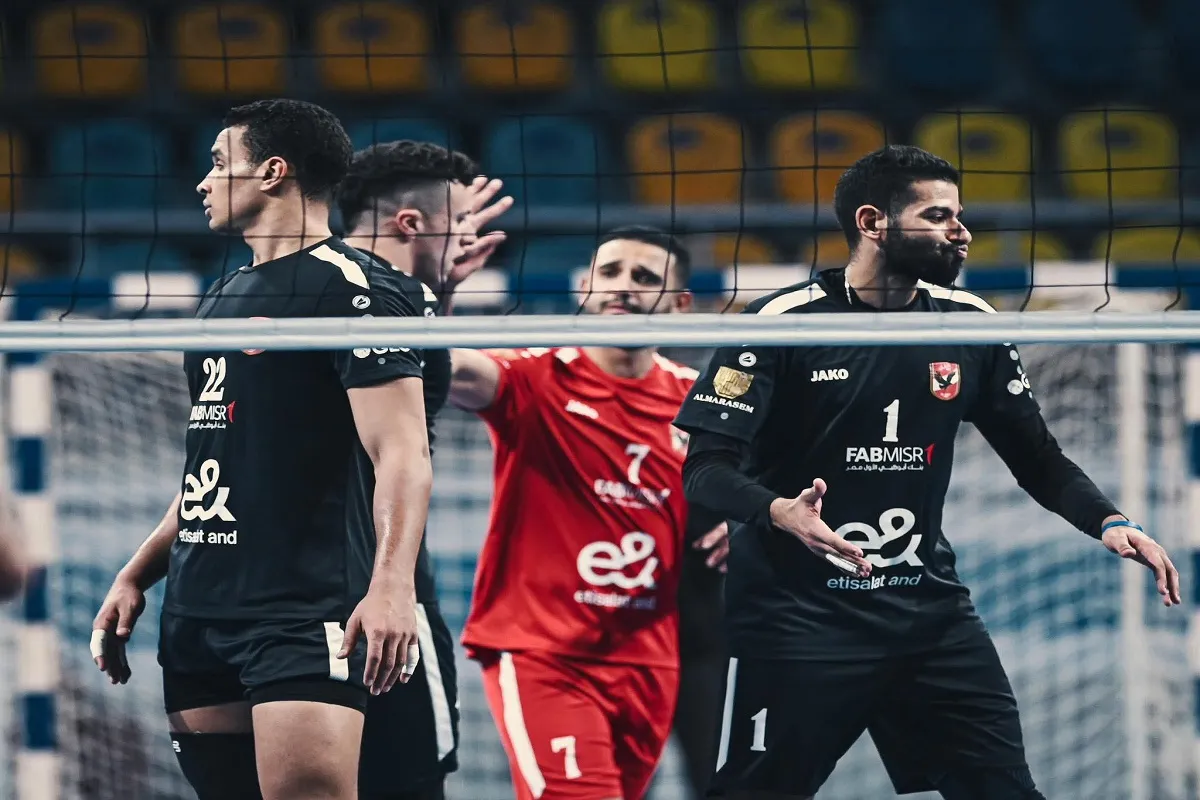 الأهلي والزمالك في مباراة للكرة الطائرة