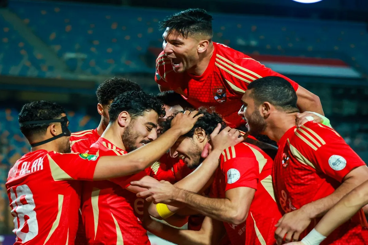 فرحة لاعبي الأهلي بهدف محمد هاني في مرمى الهلال السوداني