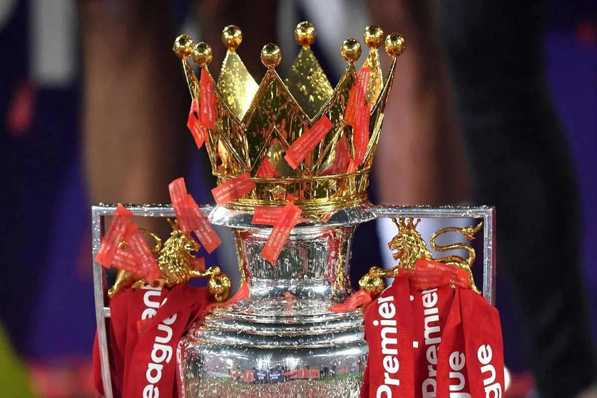 اقامة احتفال النصر لنادي ليفربول لفريق كرة القدم