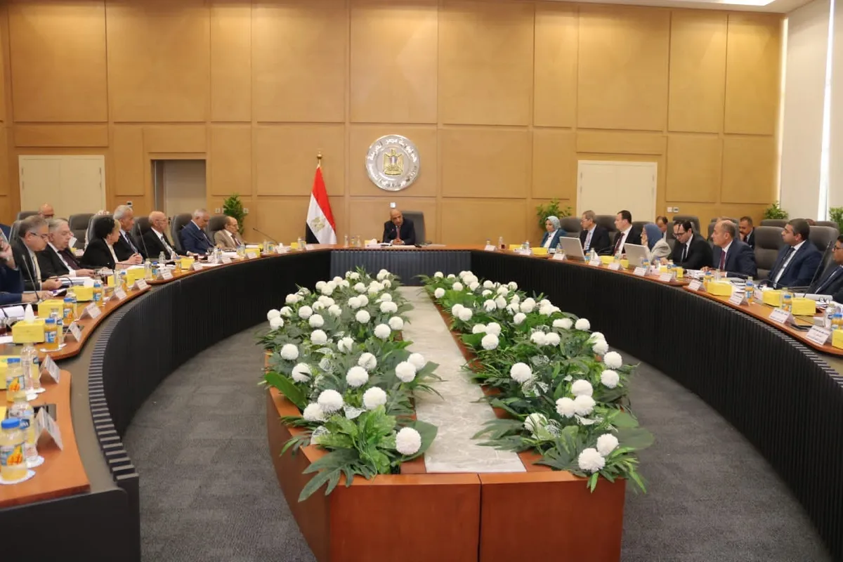 أثناء اجتماع الجمعية العامة العادية للشركتين بحضور وزير الكهرباء