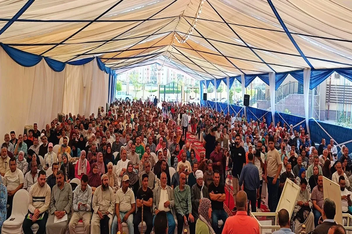 المواطنون أثناء قرعة تخصيص الأراضي