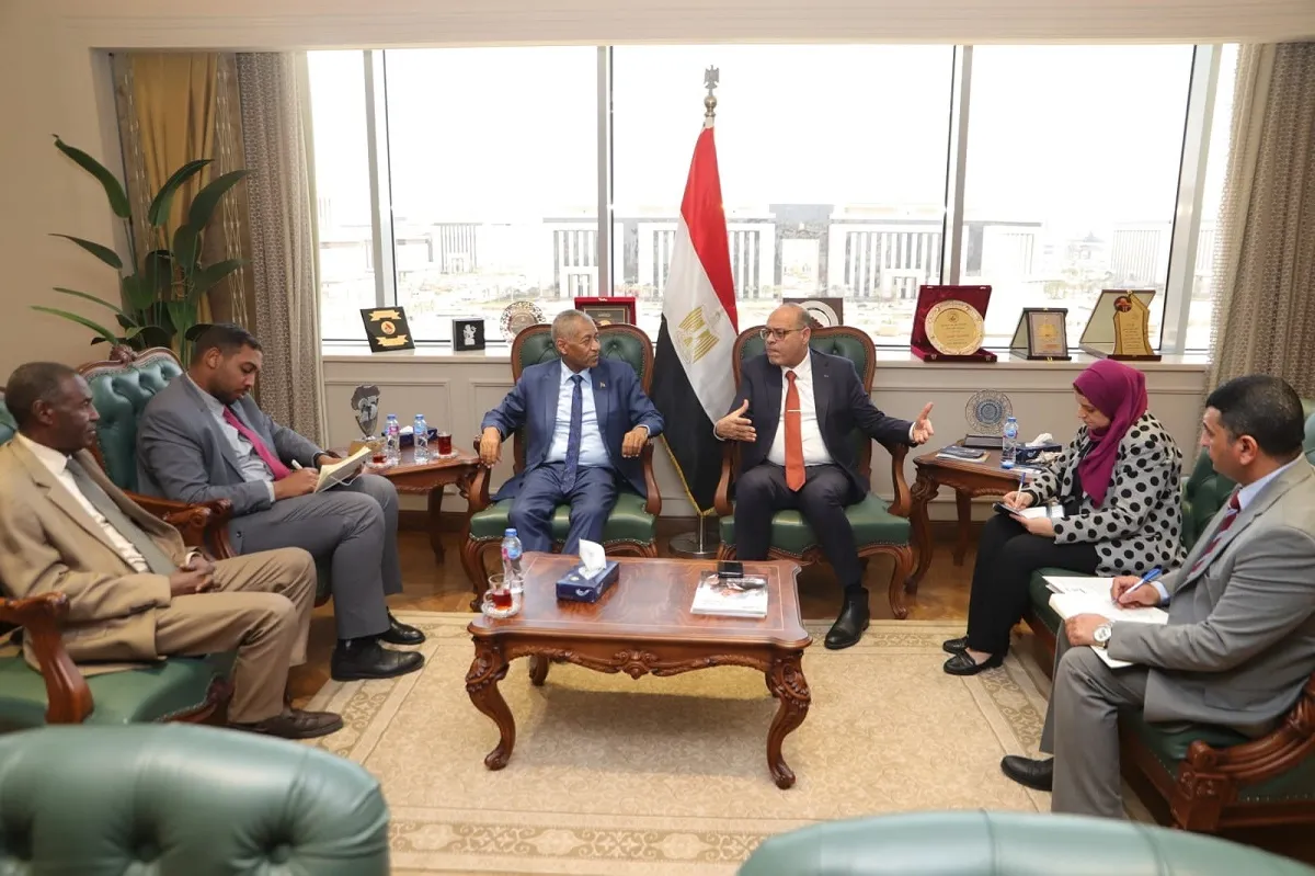 وزير العمل يستقبل السفير السوداني لدى القاهرة