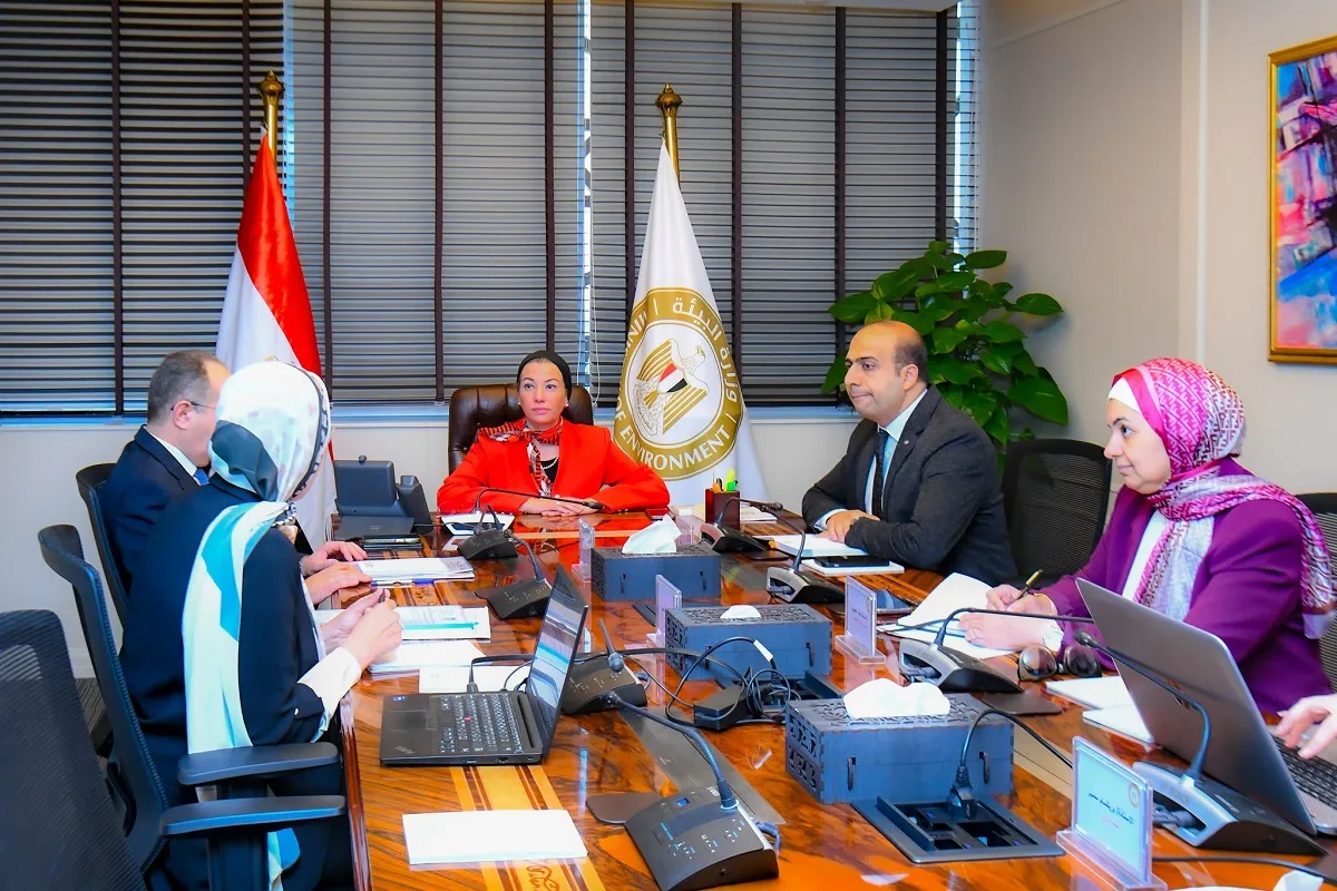 اجتماع وزيرة البيئة مع مسئولي شركة المقاولون العرب
