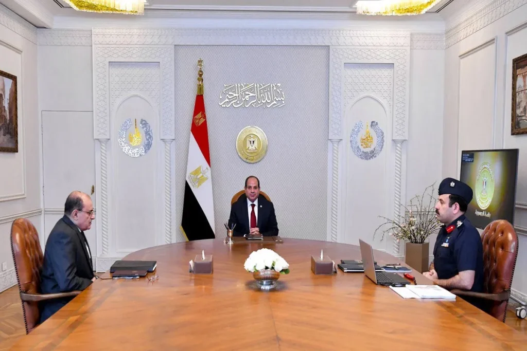 اجتماع الرئيس المصري مع مستشار رئيس الجمهورية والمدير التنفيذي لجهاز مستقبل مصر