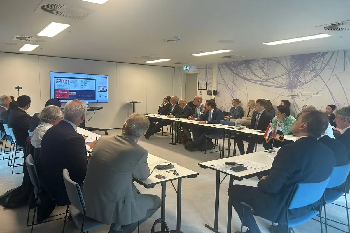 اجتماع رئيس الهيئة العامة للاستثمار مع مسئولين هولنديين في مجال تدوير المخلفات