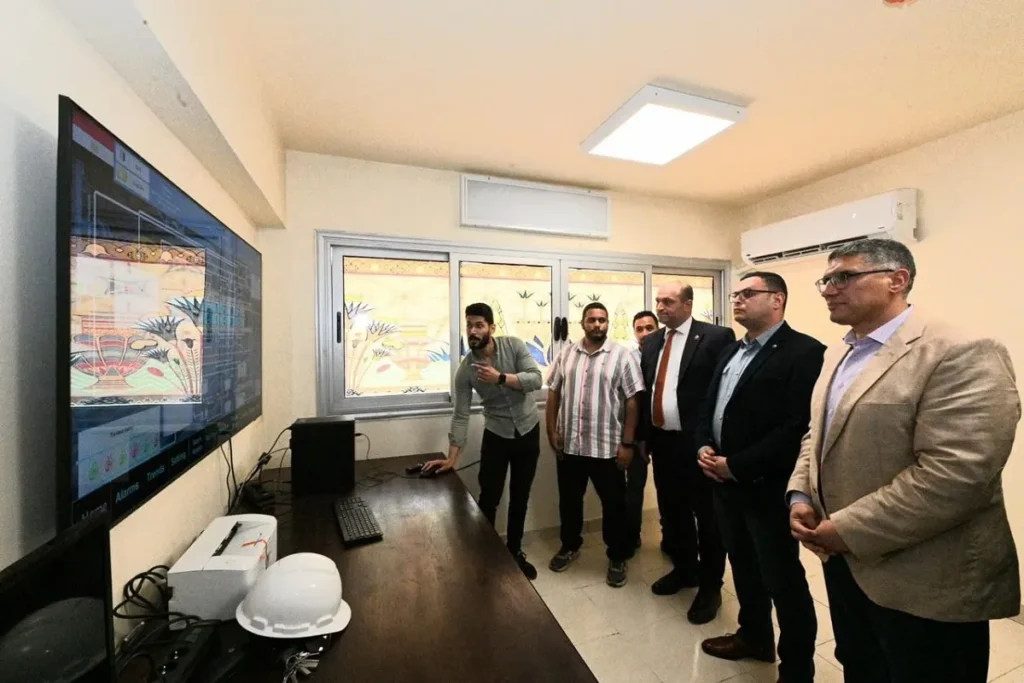وزير الإسكان ومحافظ الجيزة يفتتحان محطة مياه الشرب بأوسيم
