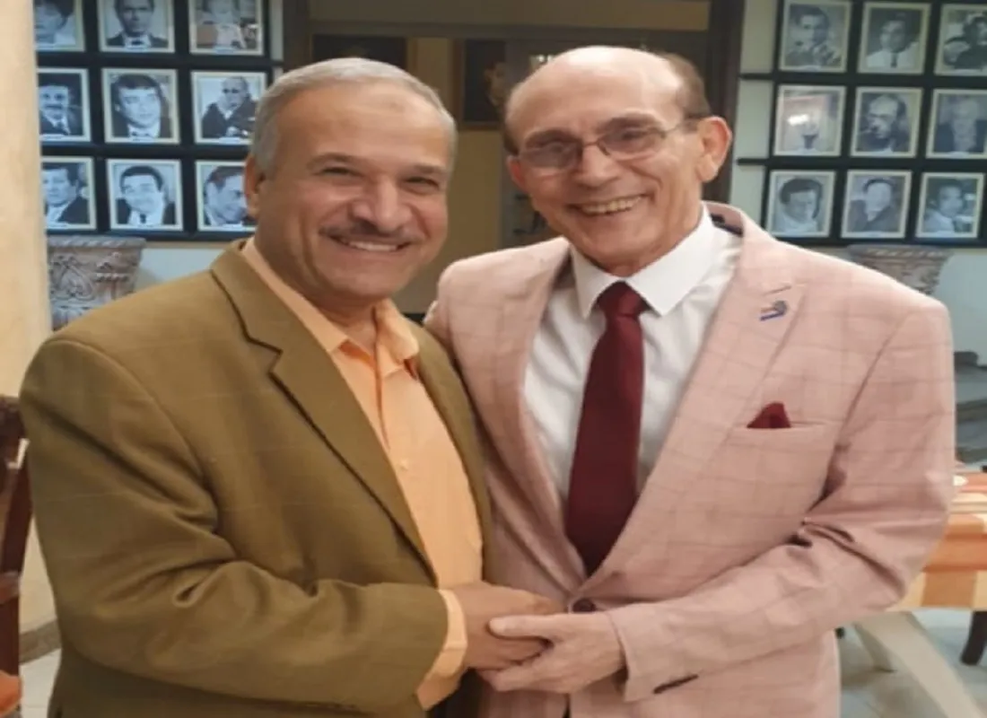 صورة تذكارية تجمع بين الفنان حمدي السيد والقدير محمد صبحي