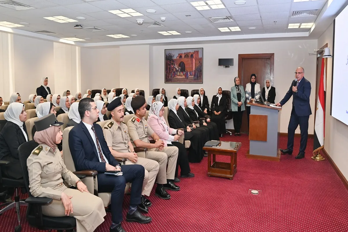 لقاء وزير الري بالمهندسين الجدد