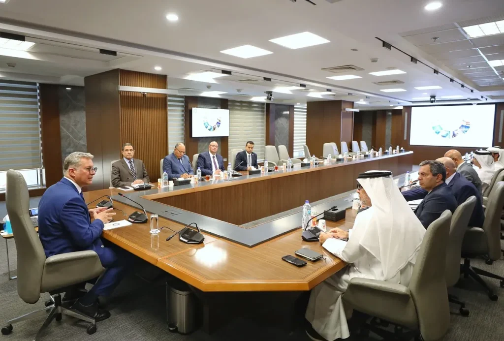 اجتماع وزير البترول مع الرئيس الإقليمى لمجموعة موانئ أبوظبى