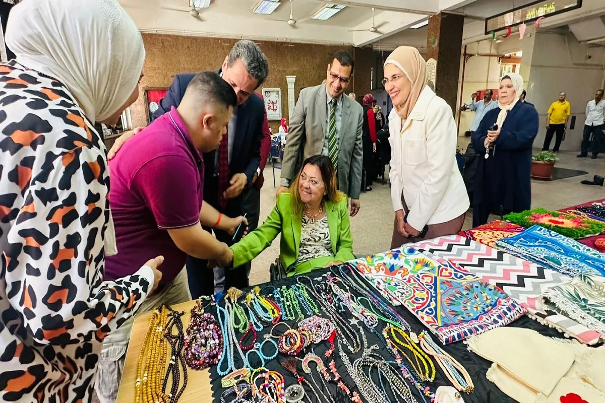 رئيس المجلس القومي للأشخاص ذوي الإعاقة خلال جولتها