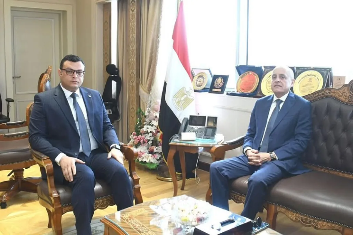 وزير الإسكان يستقبل محافظ الأقصر