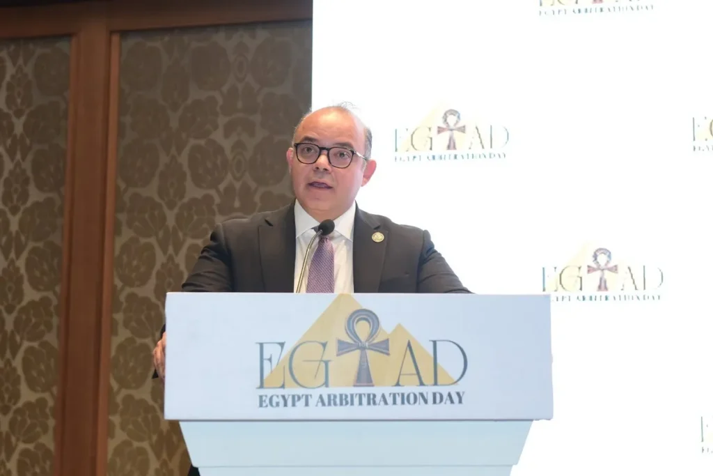 رئيس هيئة الرقابة المالية يلقي الكلمة الافتتاحية في المؤتمر