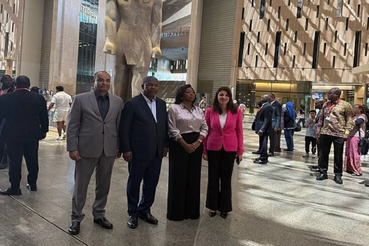 الرئيس الأنجولي خلال زيارته للمتحف المصري الكبير