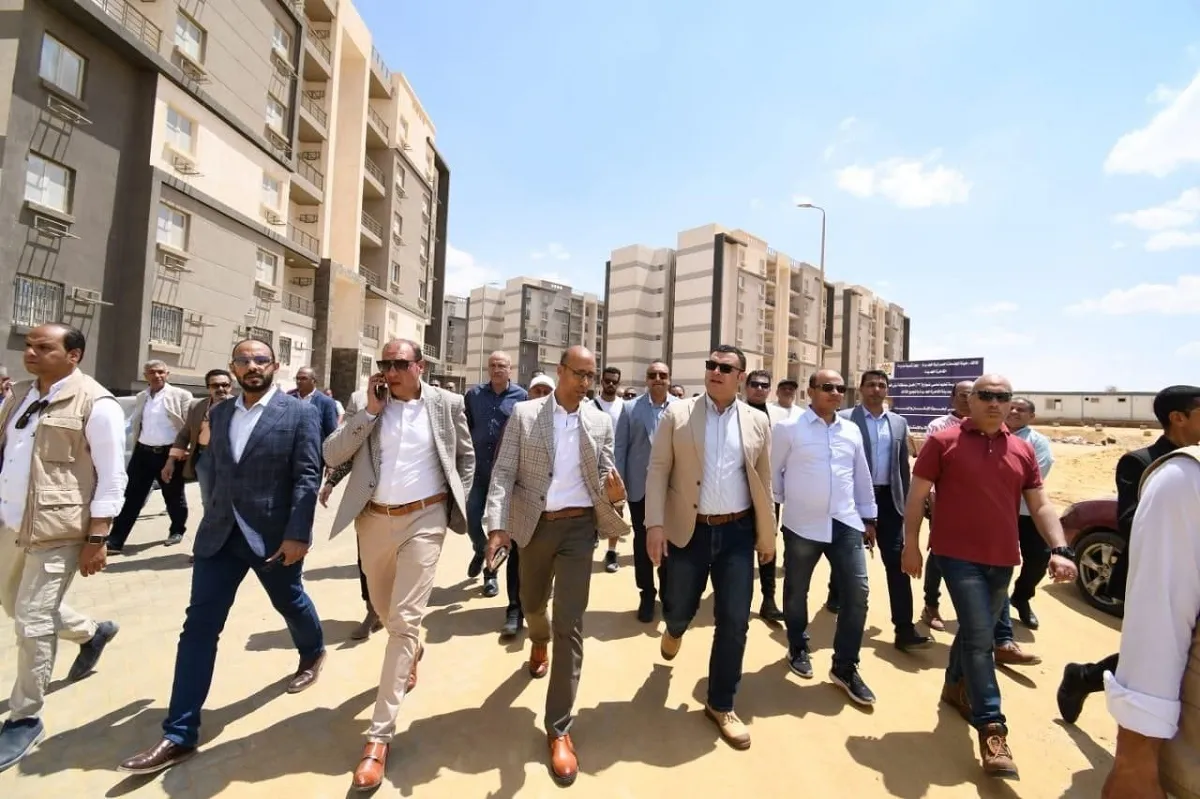 جولة وزير الإسكان بأرض المعارض