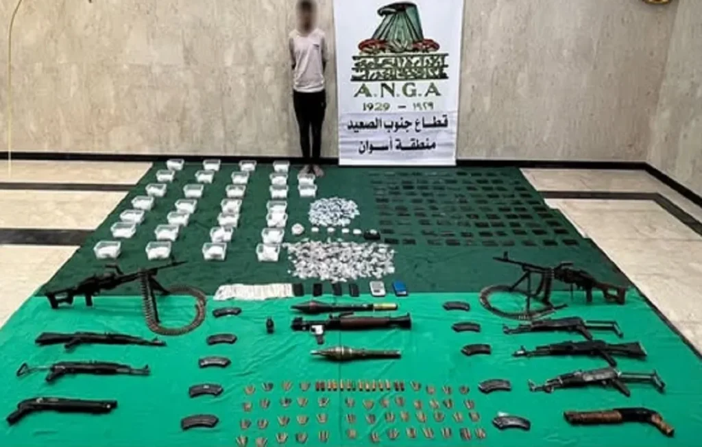 ضبط أحد المتهمين الباقي من التشكيل والمضبوطات