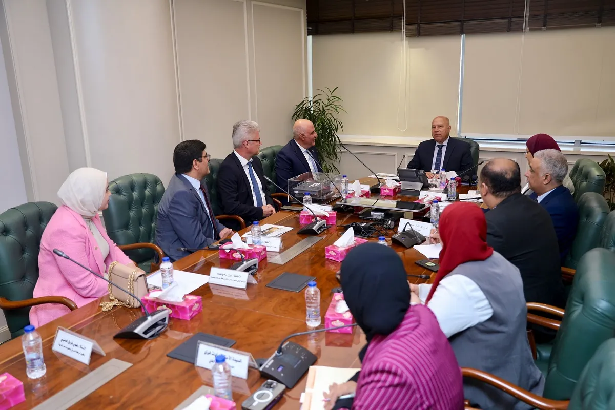اجتماع وزير الصناعة مع مسئولي شركتي "سامكو" و"ماورر"
