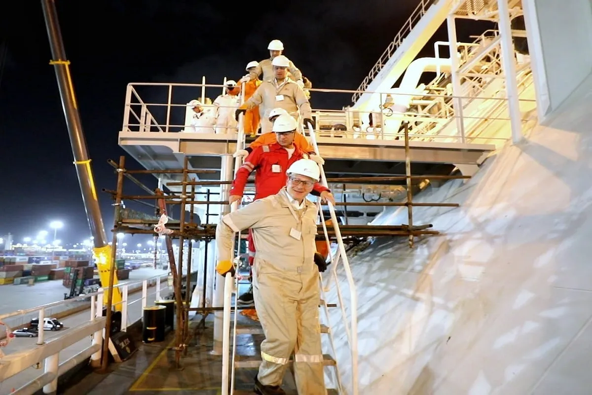 وزير البترول يتفقد رصيف "تحيا مصر" بميناء الإسكندرية