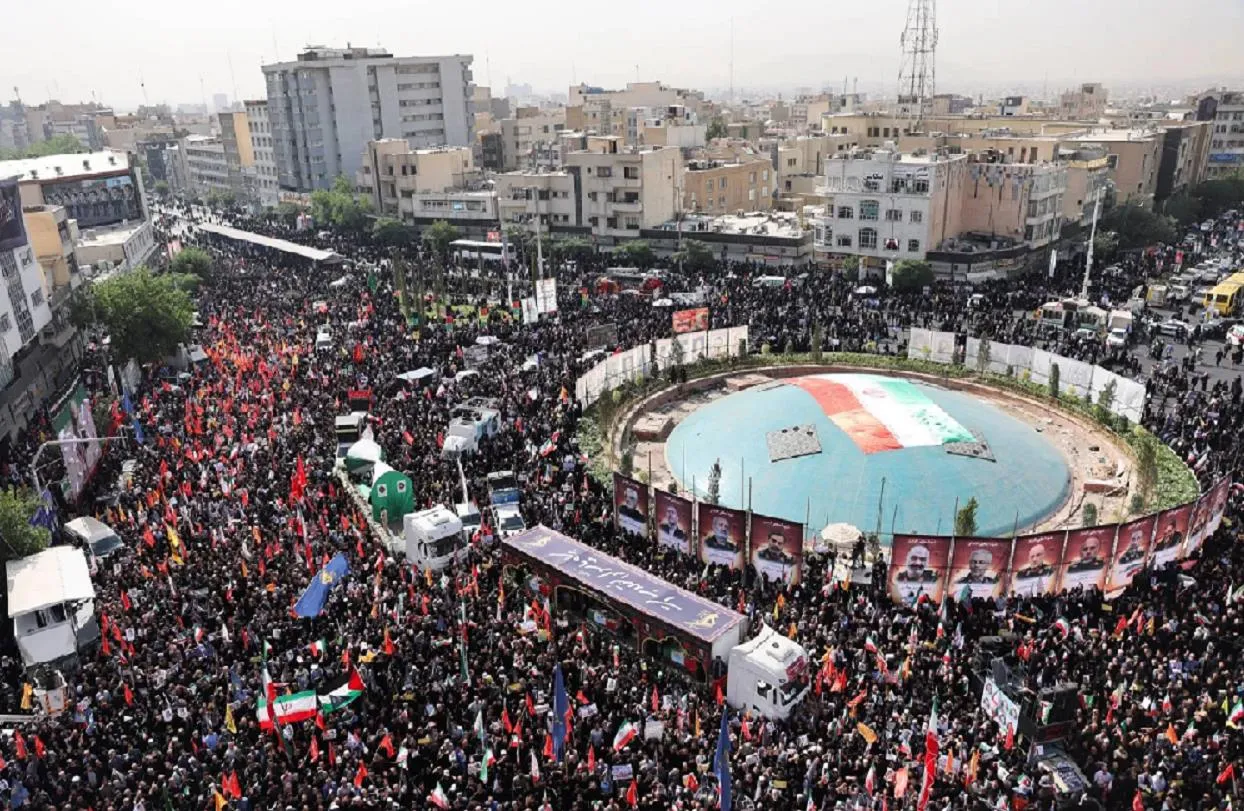 مظاهرات حاشدة في طهران أثناء تشيّع قتلى الحرب