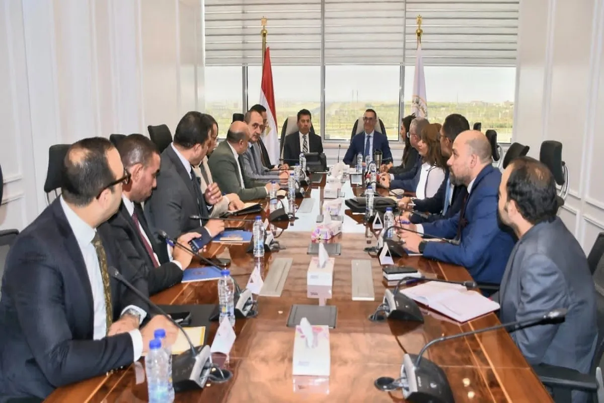 اجتماع مشترك لوزيري الاستثمار والشباب والرياضة