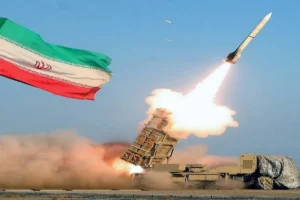 وابل من الصواريخ تطلقه إيران اليوم على إسرائيل – صورة أرشيفية