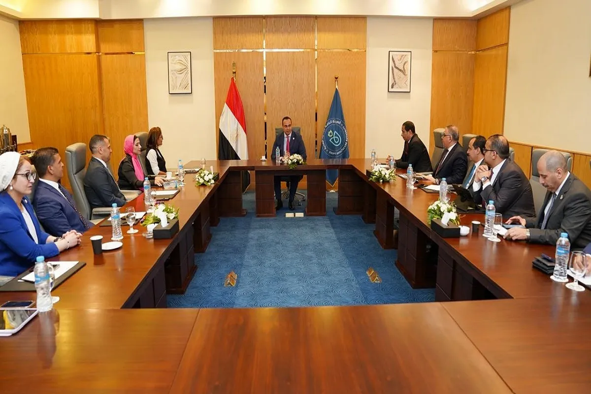 اجتماع رئيس هيئة الرعاية الصحية مع مسئولي شركة نوفارتس مصر