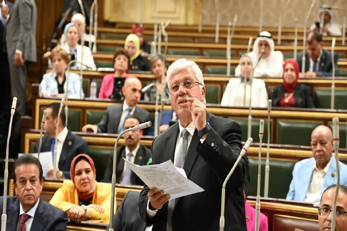 وزير التعليم العالي يلقي بيان الوزارة أمام النواب حول مشروع القانون