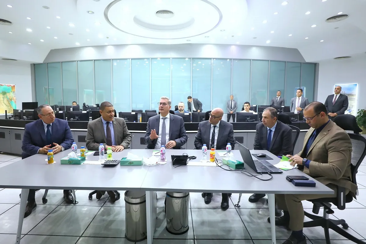 وزير البترول يتفقد مركز التحكم الرئيسي بالشبكة القومية للغازات الطبيعية "ناتا"
