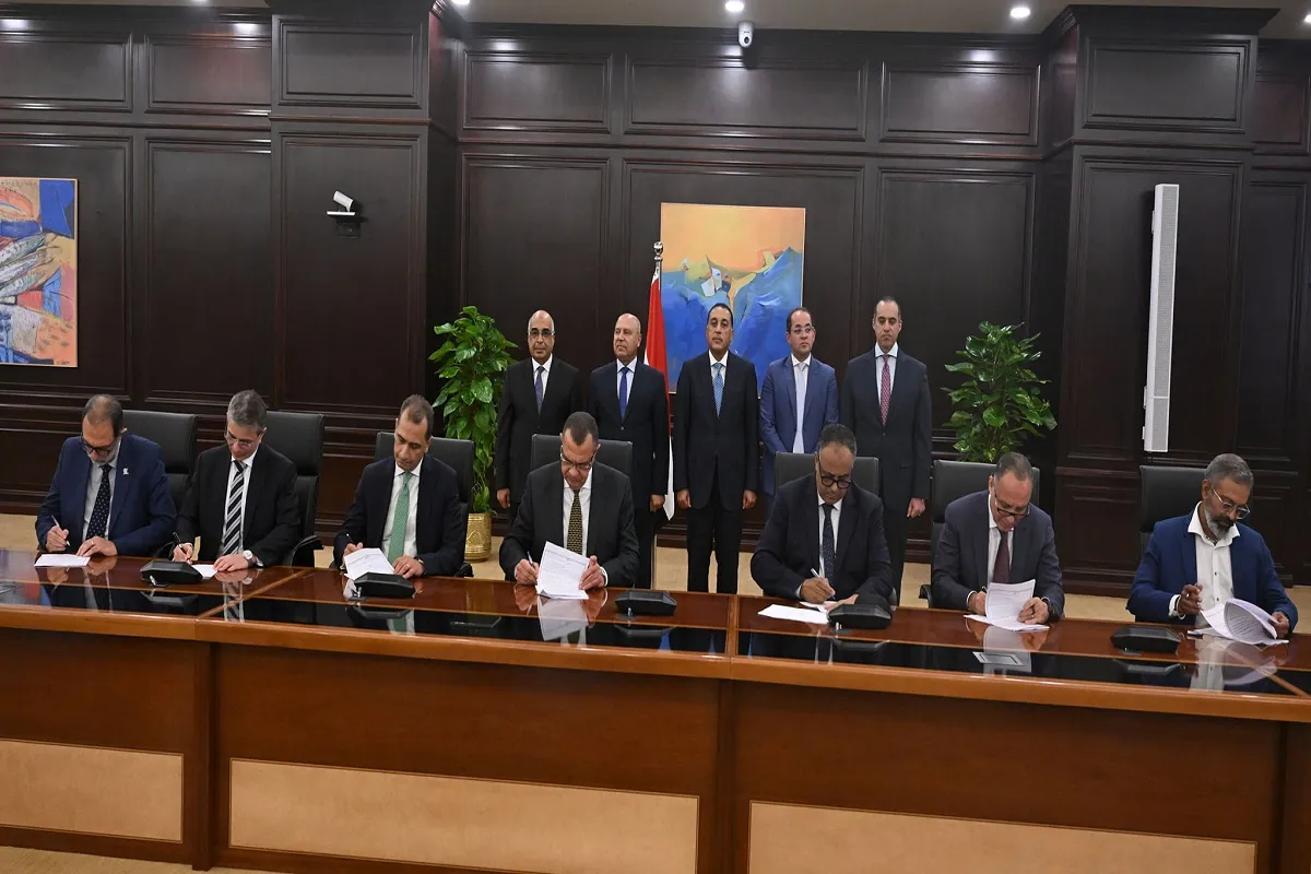 أثناء توقيع عقدي التسوية