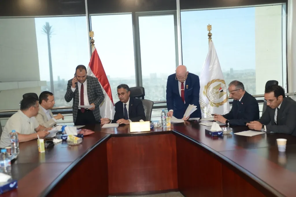 لقاء وزير التموين مع بعض أعضاء مجلسي النواب والشيوخ