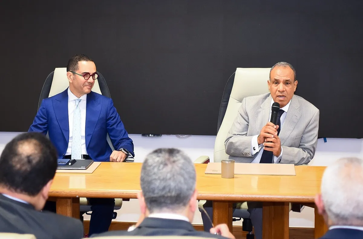 وزيري الخارجية والاستثمار