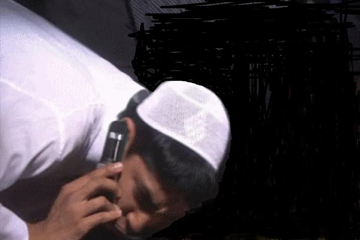 حكم قطع صلاة الفرض لأمر هام