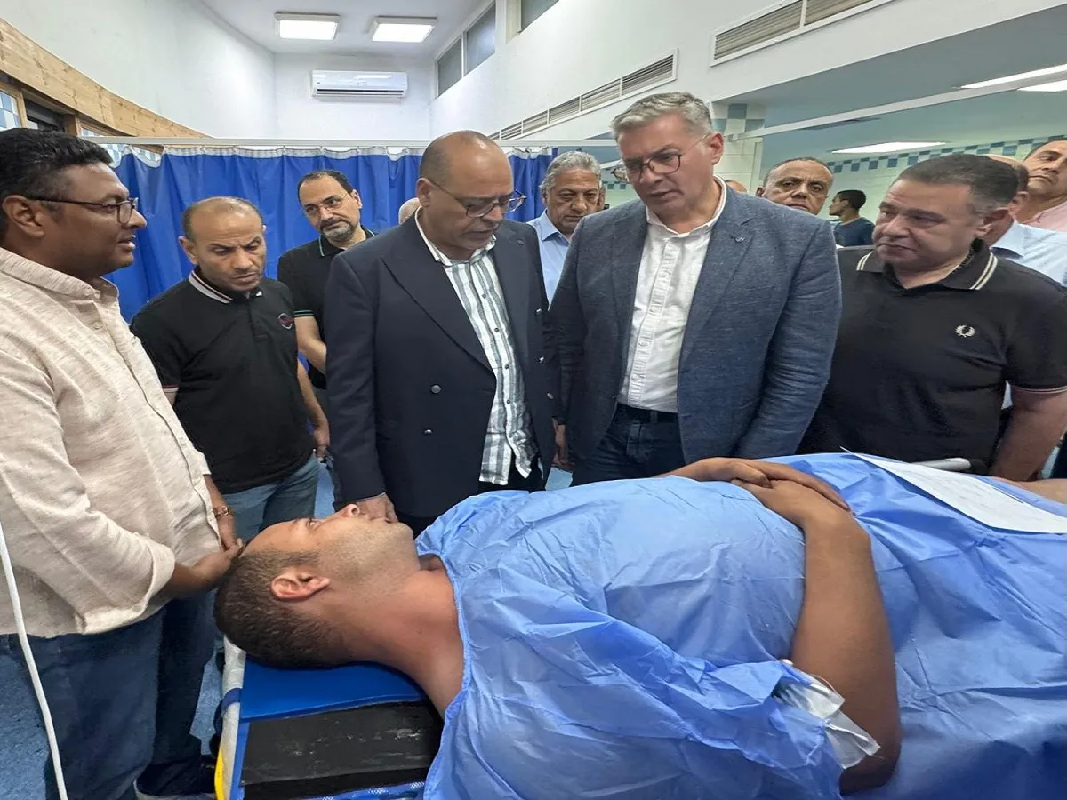 وزيري البترول والعمل يطمئنان على الناجين من حادث بارج خليج السويس